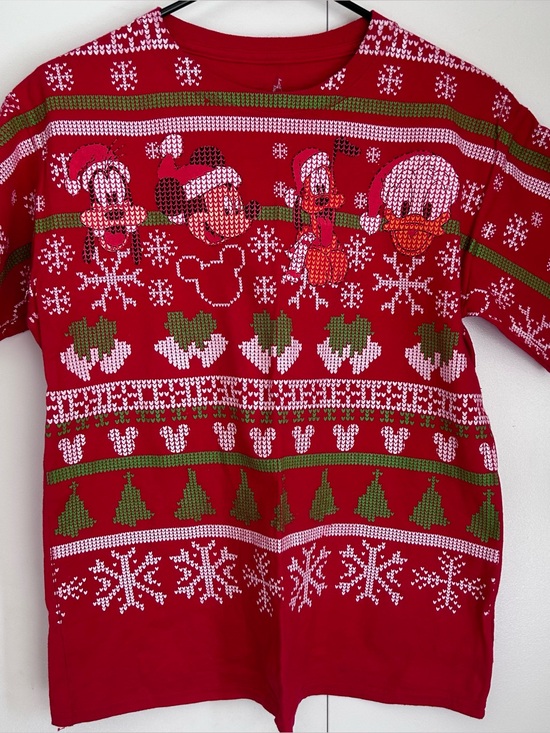 Disney Tops - Mickey & Friends Christmas Shirt